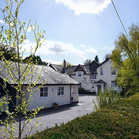 The Old Vicarage Self-Contained Apartments Lydbury North ภายนอก รูปภาพ