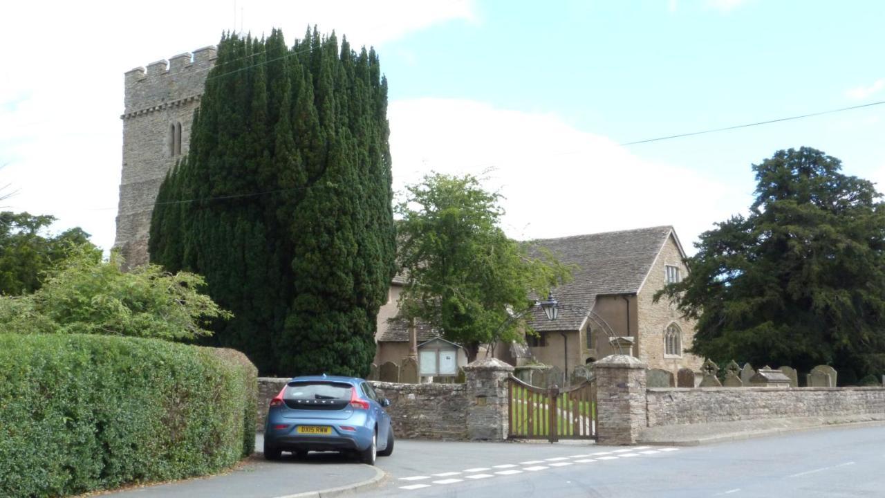 The Old Vicarage Self-Contained Apartments Lydbury North ภายนอก รูปภาพ