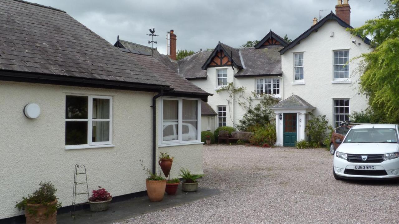 The Old Vicarage Self-Contained Apartments Lydbury North ภายนอก รูปภาพ