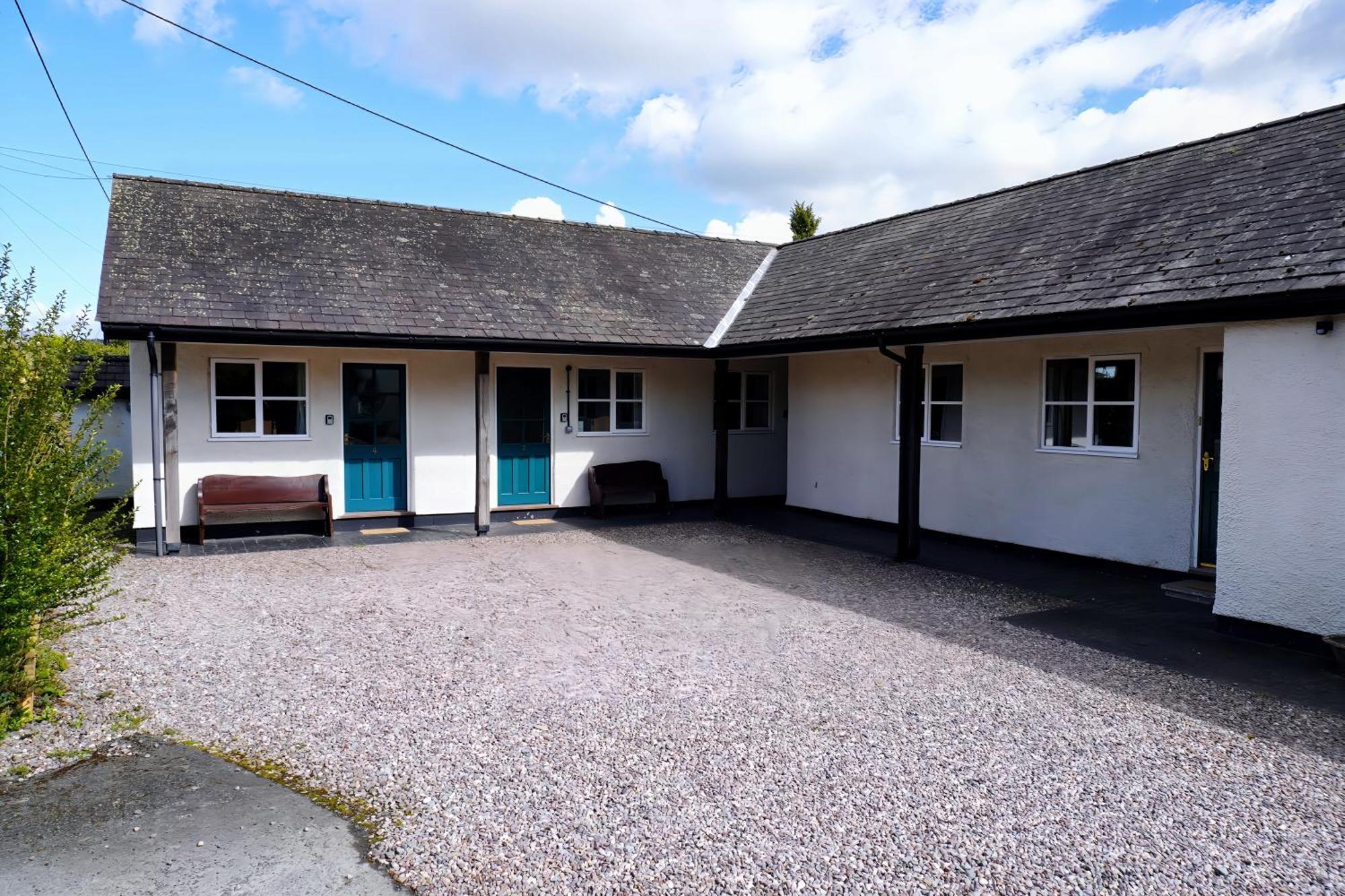 The Old Vicarage Self-Contained Apartments Lydbury North ภายนอก รูปภาพ