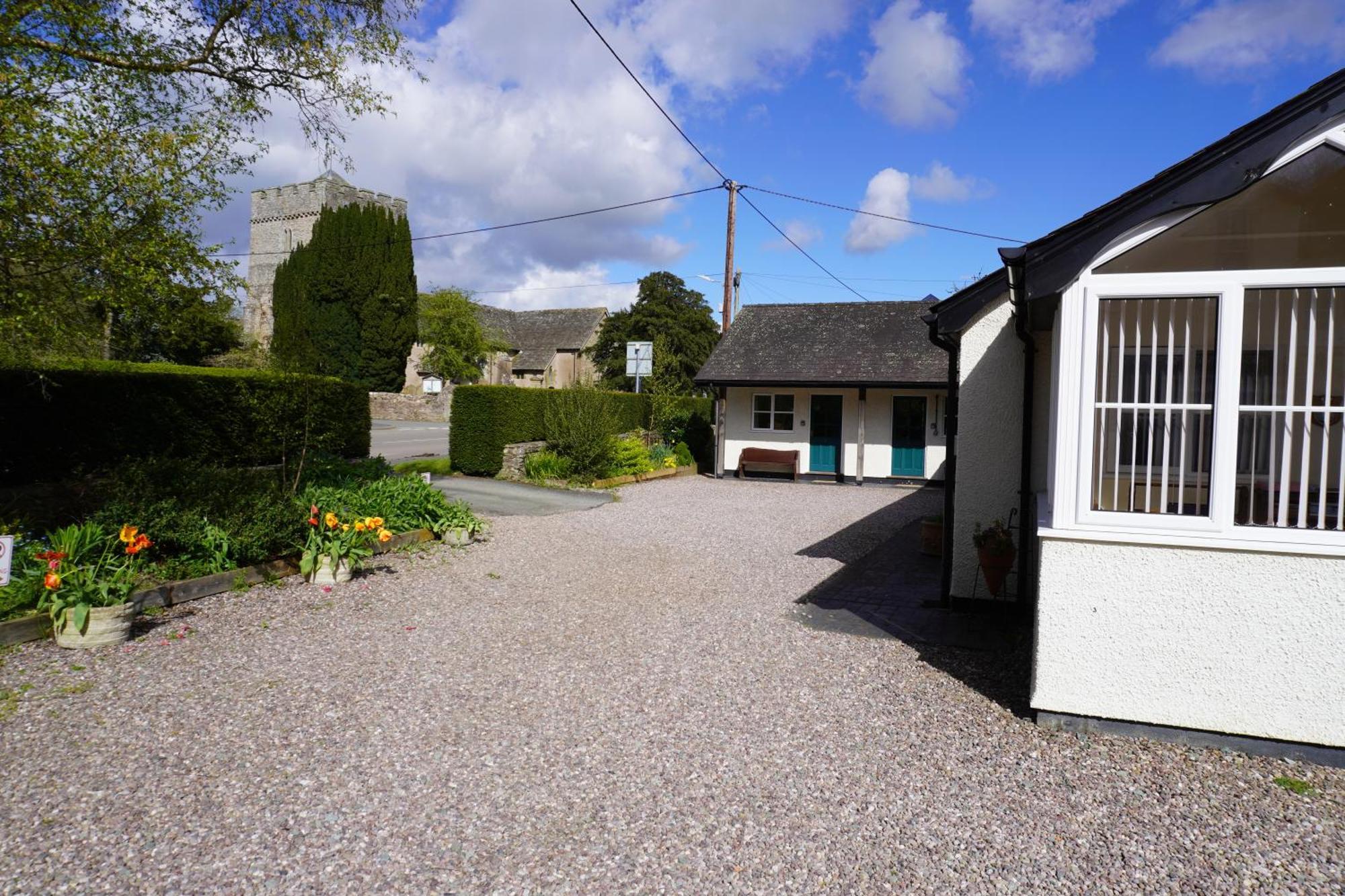 The Old Vicarage Self-Contained Apartments Lydbury North ภายนอก รูปภาพ